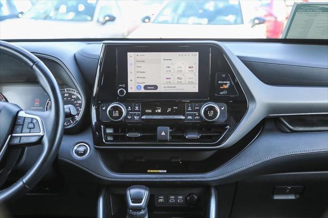 used 2023 Toyota Highlander car