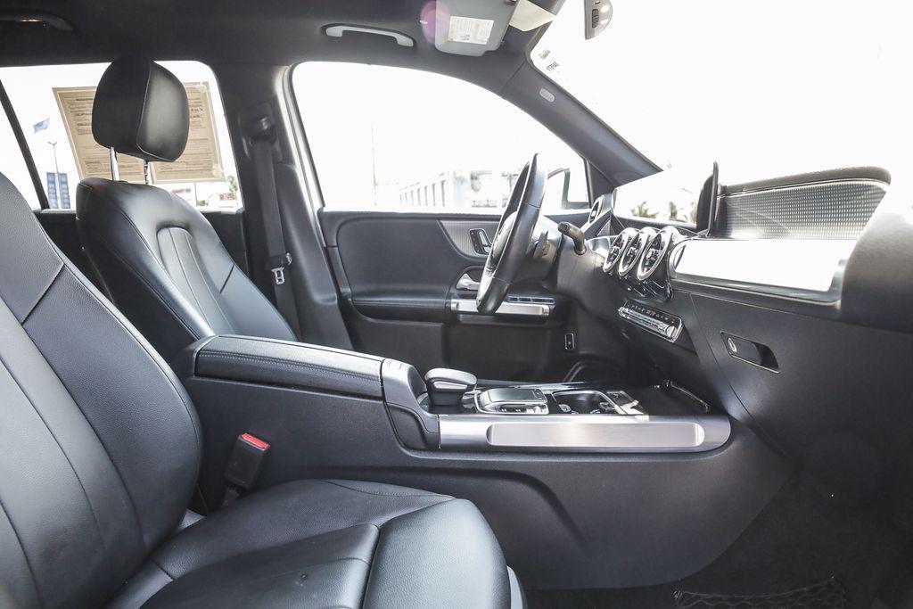used 2020 Mercedes-Benz GLB 250 car, priced at $25,995
