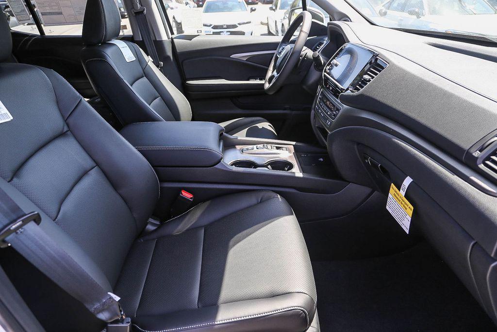 new 2025 Honda Ridgeline car, priced at $46,785