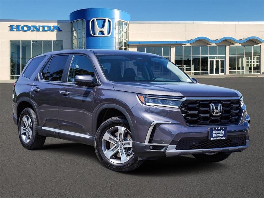 new 2025 Honda Pilot car, priced at $47,245