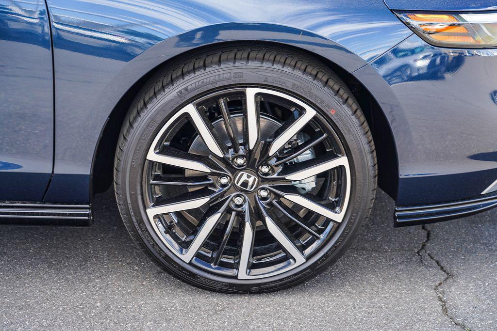 new 2025 Honda Accord Hybrid car, priced at $40,450