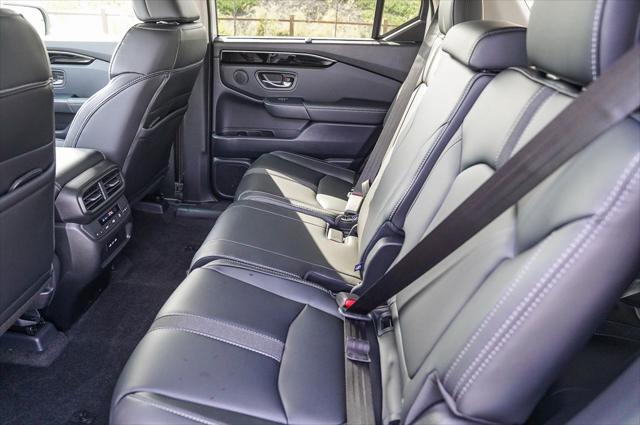 new 2025 Honda Pilot car, priced at $47,050