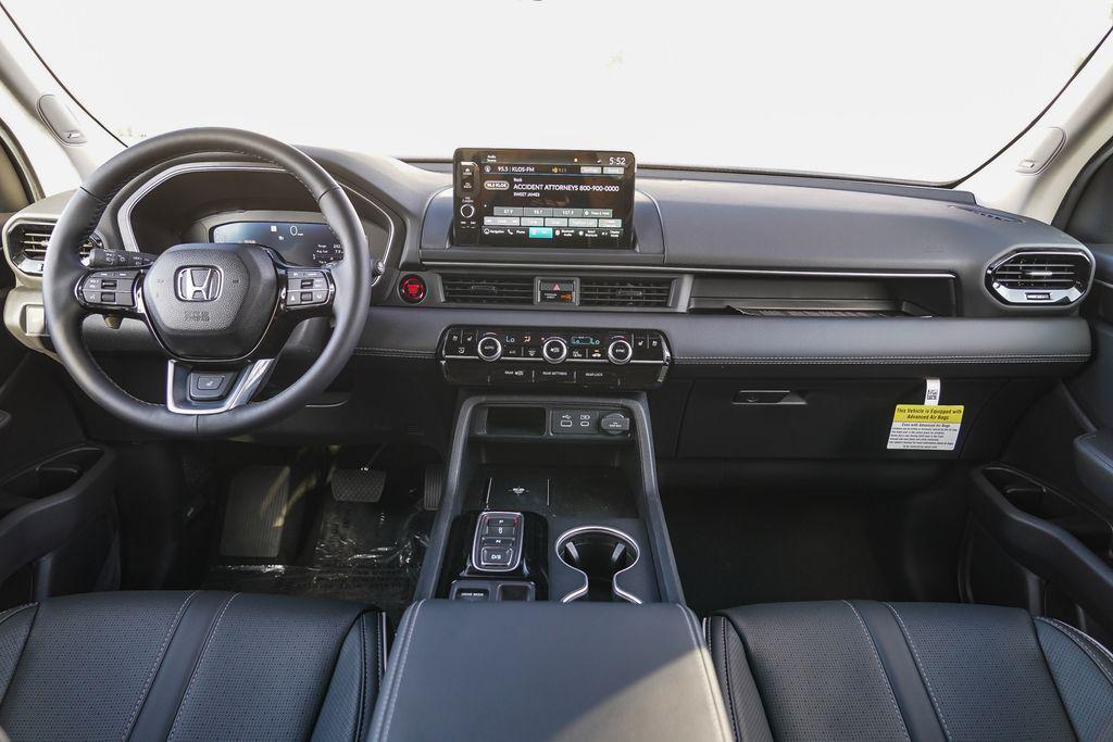 new 2025 Honda Pilot car, priced at $55,715