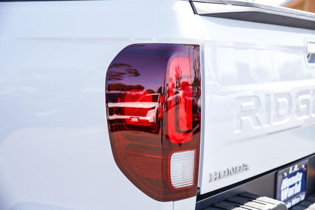 new 2025 Honda Ridgeline car, priced at $45,385