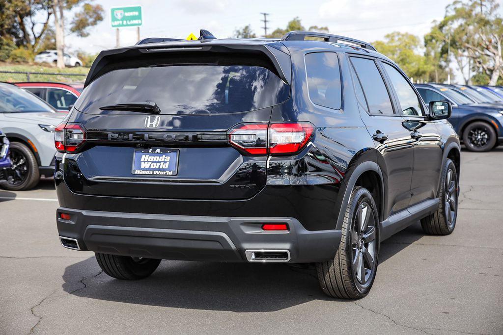 new 2025 Honda Pilot car, priced at $41,695