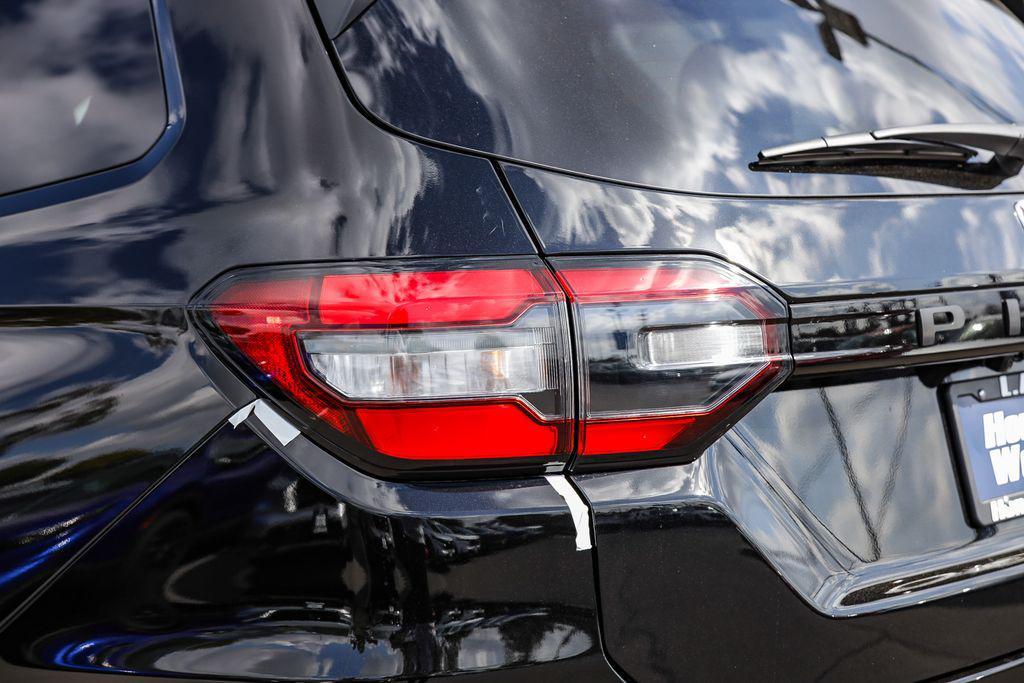 new 2025 Honda Pilot car, priced at $41,695