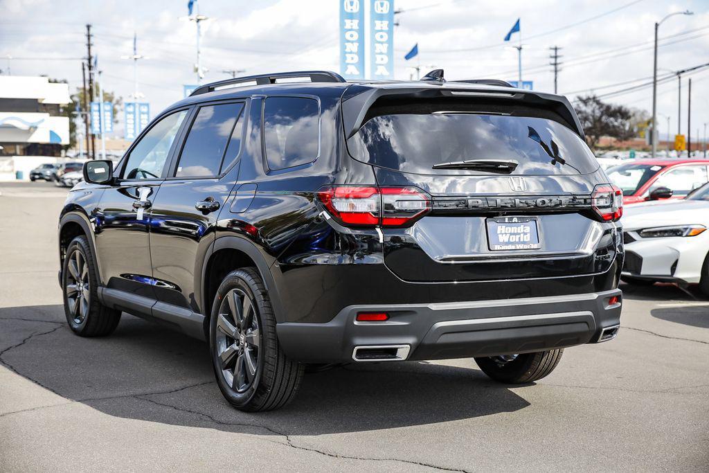 new 2025 Honda Pilot car, priced at $41,695