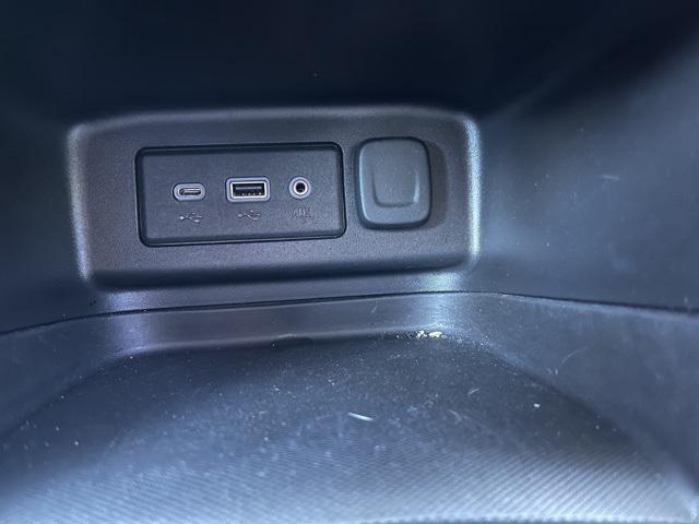 used 2022 Chevrolet Equinox car, priced at $18,988