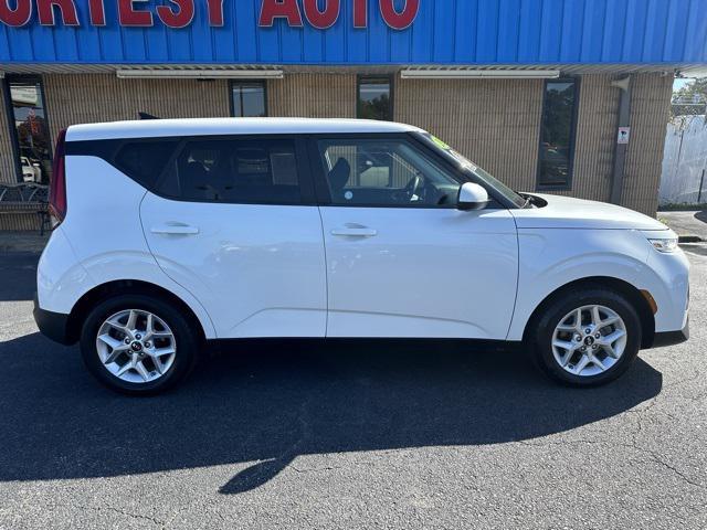 used 2021 Kia Soul car, priced at $13,589