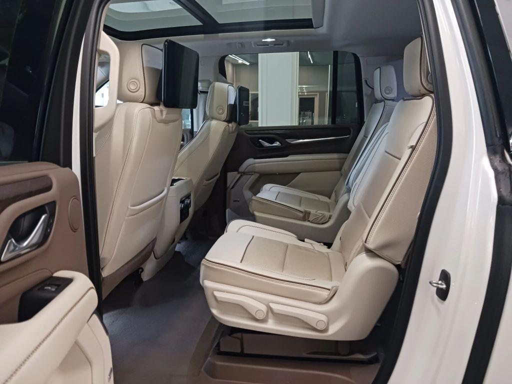 used 2021 GMC Yukon XL car, priced at $41,991
