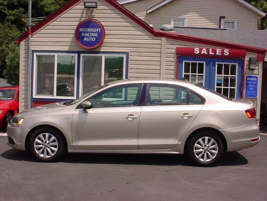 used 2013 Volkswagen Jetta Hybrid car, priced at $9,950