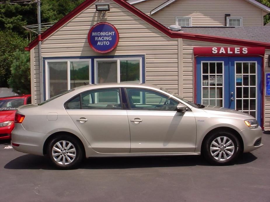 used 2013 Volkswagen Jetta Hybrid car, priced at $9,950