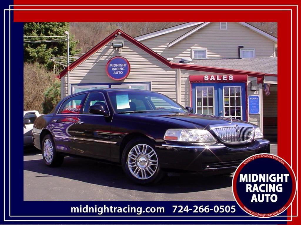 used 2010 Lincoln Town Car car, priced at $8,950