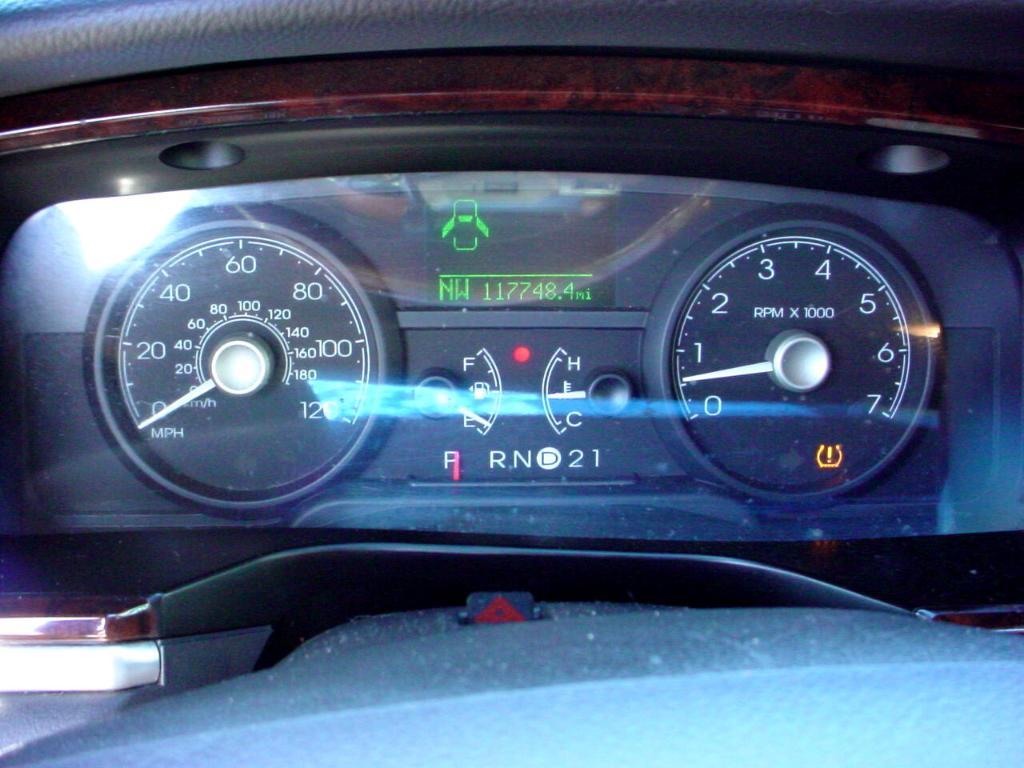 used 2010 Lincoln Town Car car, priced at $8,950