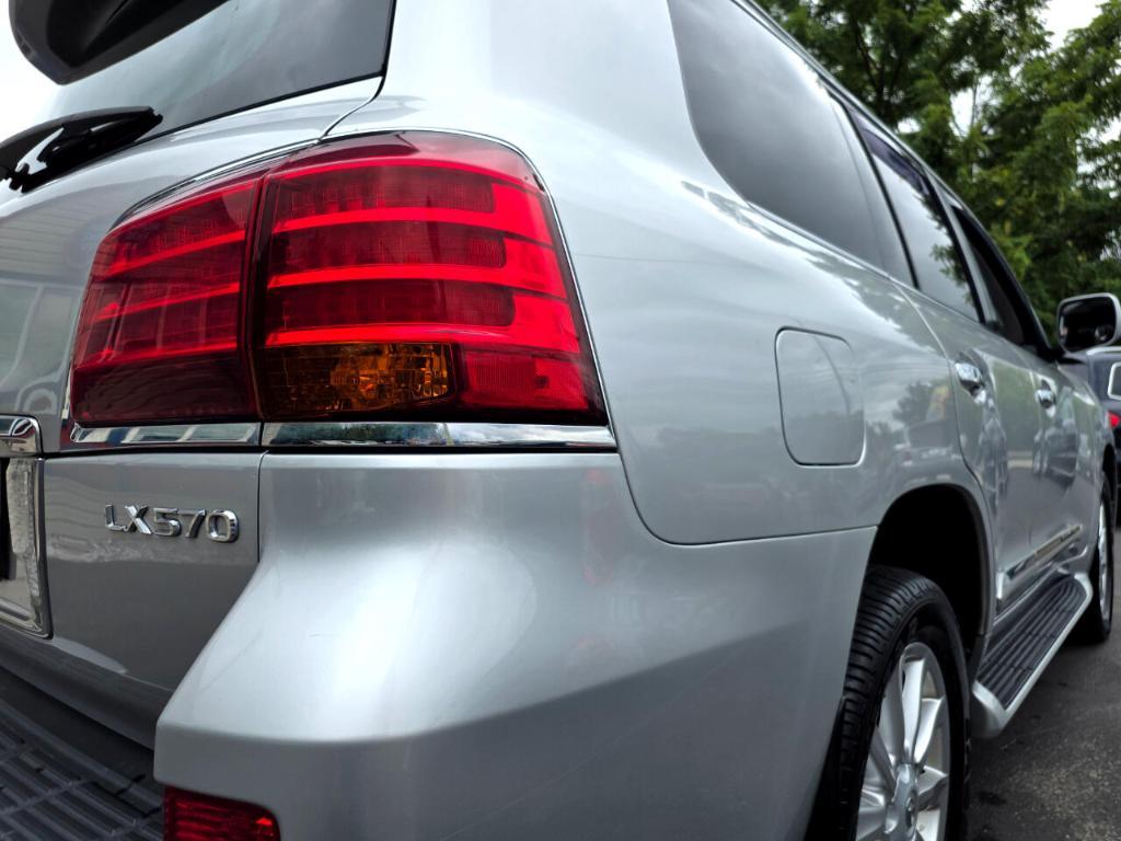 used 2009 Lexus LX 570 car, priced at $24,950