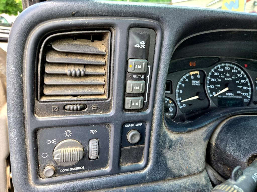 used 2001 Chevrolet Silverado 2500 car, priced at $3,950
