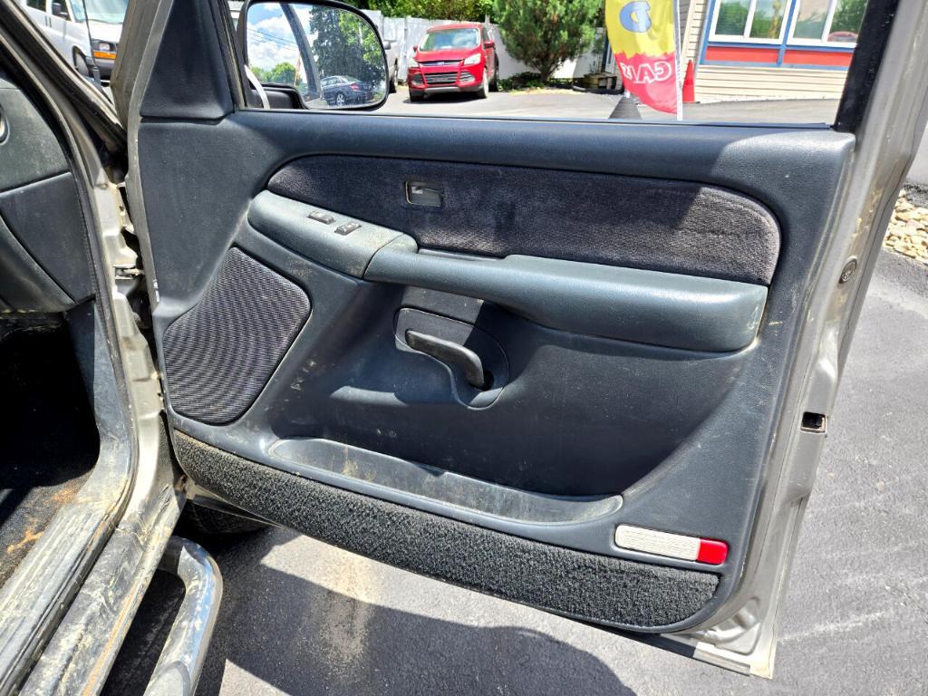 used 2001 Chevrolet Silverado 2500 car, priced at $3,950