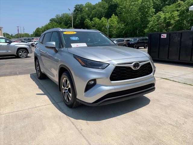used 2022 Toyota Highlander car, priced at $39,988