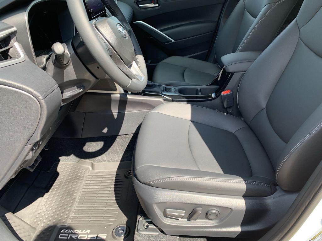 new 2025 Toyota Corolla Cross car, priced at $32,951
