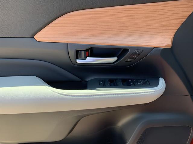 new 2025 Toyota Grand Highlander car, priced at $51,178