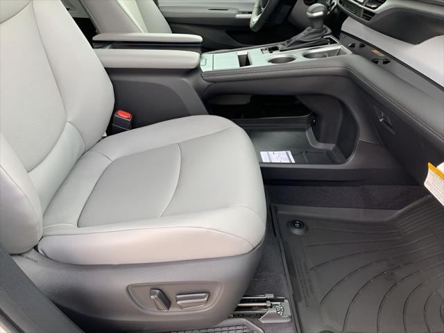 new 2025 Toyota Sienna car, priced at $47,565