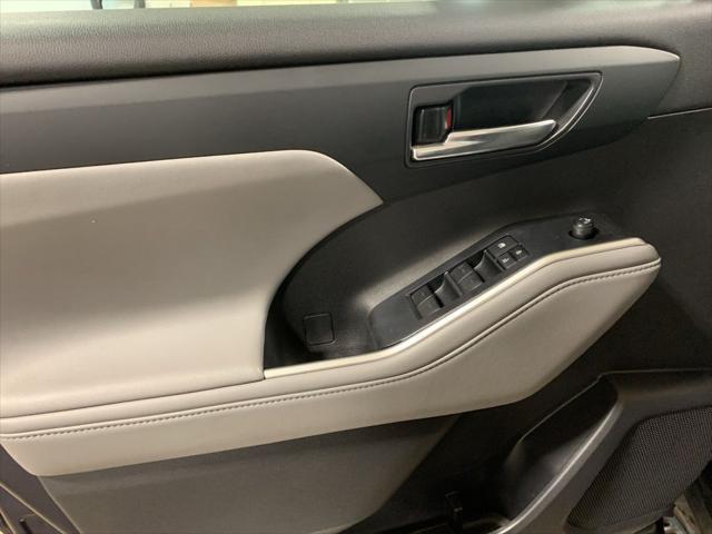used 2022 Toyota Highlander car, priced at $38,988