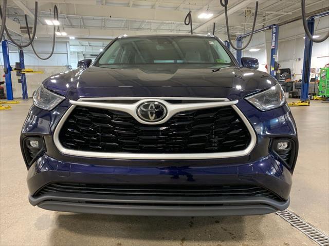 used 2022 Toyota Highlander car, priced at $38,988