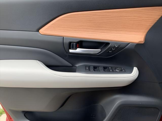 new 2025 Toyota Grand Highlander car, priced at $51,207