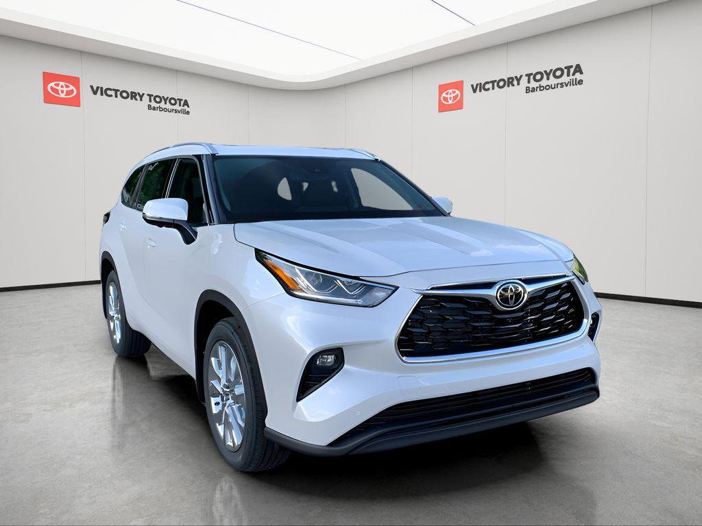 new 2025 Toyota Highlander car, priced at $53,587