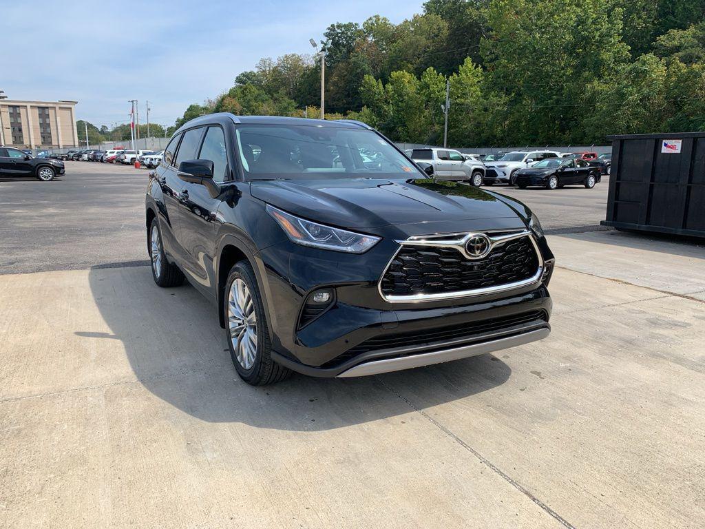 new 2025 Toyota Highlander car, priced at $51,498