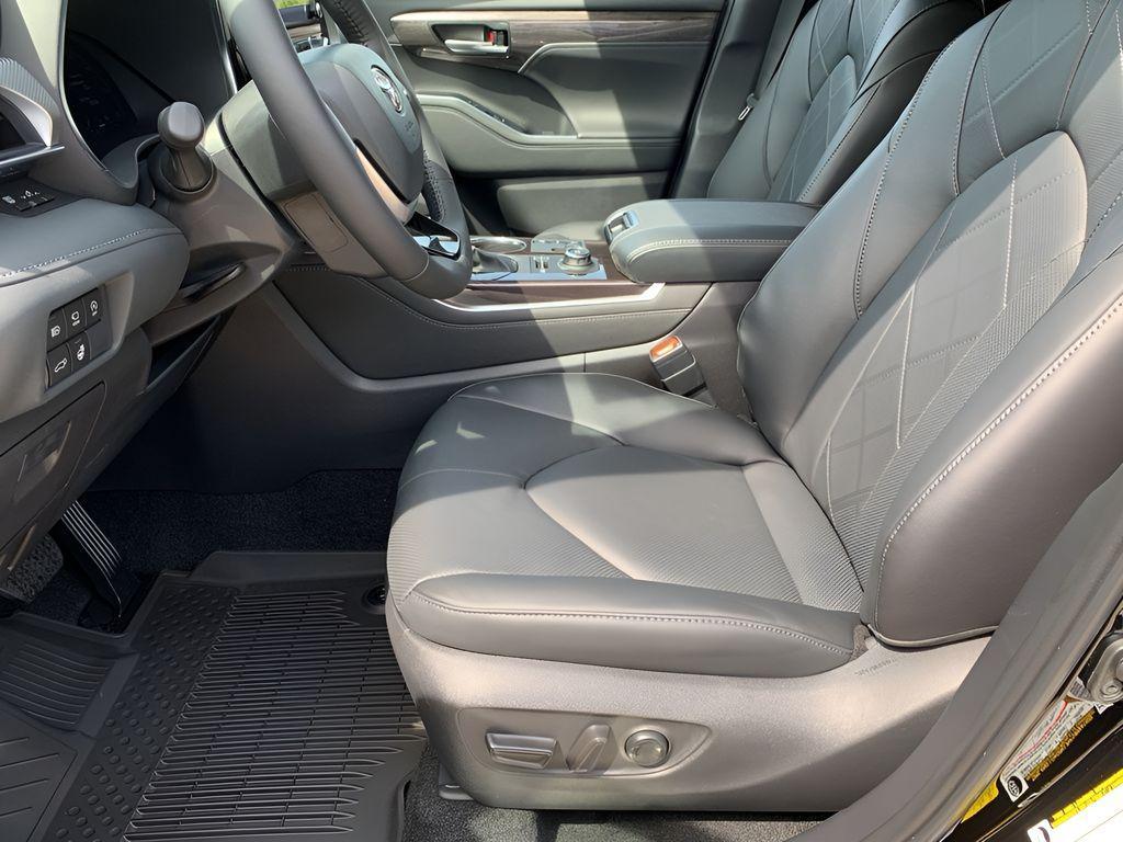 new 2025 Toyota Highlander car, priced at $51,498