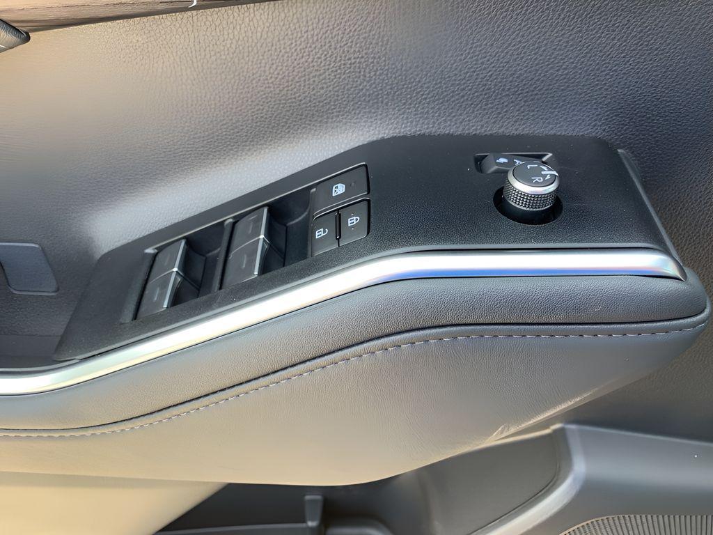 new 2025 Toyota Highlander car, priced at $51,498