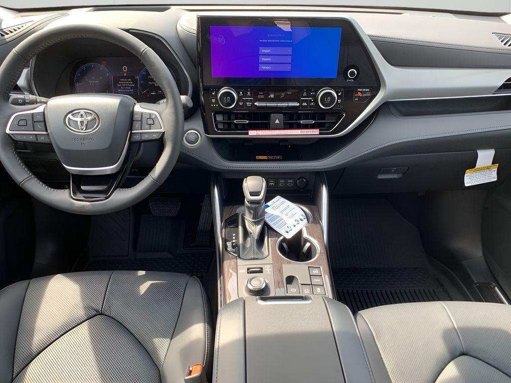 new 2025 Toyota Highlander car, priced at $51,498