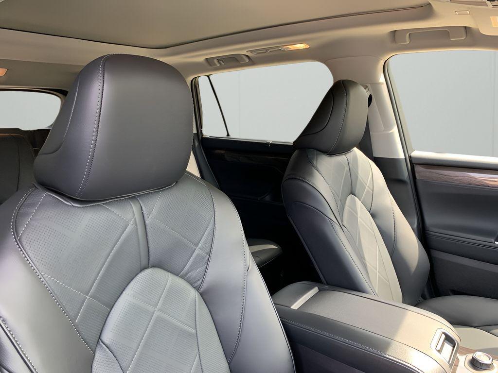 new 2025 Toyota Highlander car, priced at $51,498
