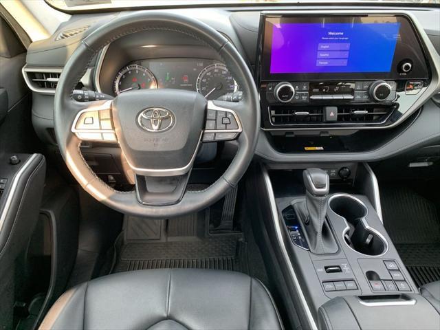 used 2023 Toyota Highlander car, priced at $39,988