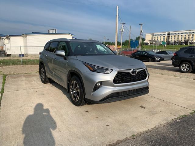 used 2023 Toyota Highlander car, priced at $39,988
