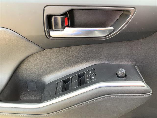 used 2023 Toyota Highlander car, priced at $39,988