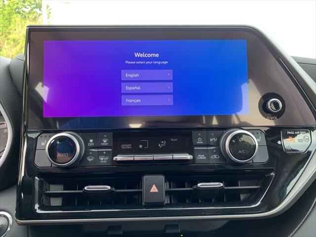 used 2023 Toyota Highlander car, priced at $39,988