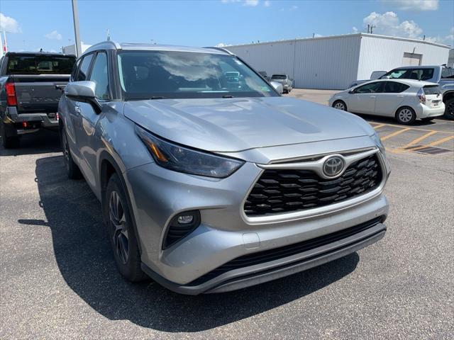 used 2023 Toyota Highlander car, priced at $31,988
