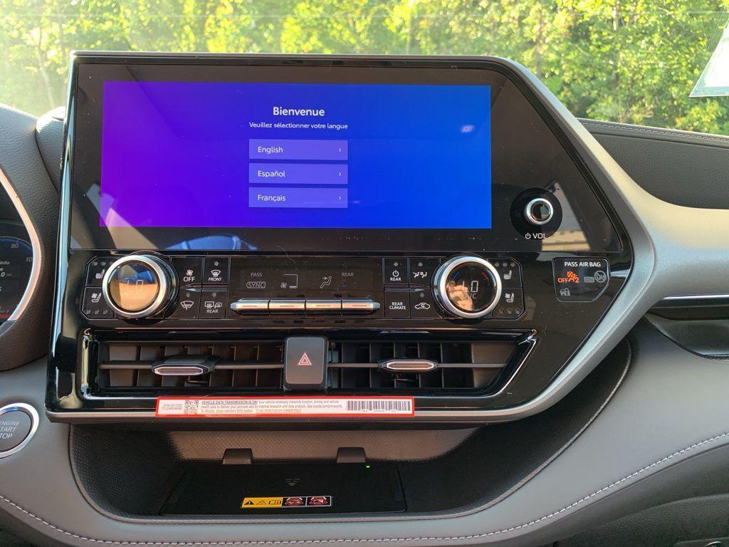 new 2025 Toyota Highlander car, priced at $50,357