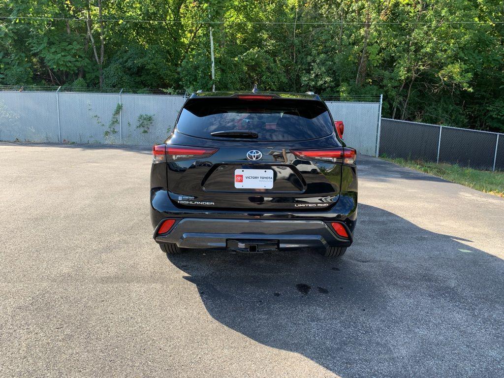 new 2025 Toyota Highlander car, priced at $50,357