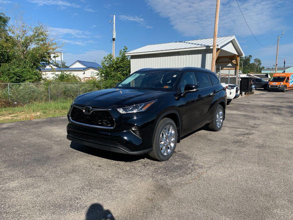 new 2025 Toyota Highlander car, priced at $50,357