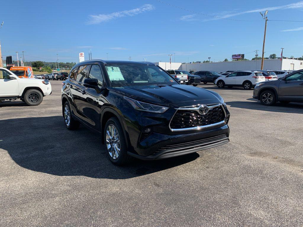new 2025 Toyota Highlander car, priced at $50,357