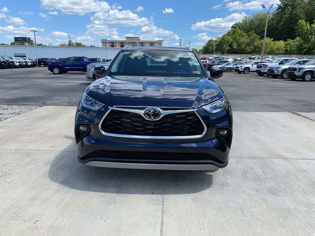 new 2025 Toyota Highlander car, priced at $54,318
