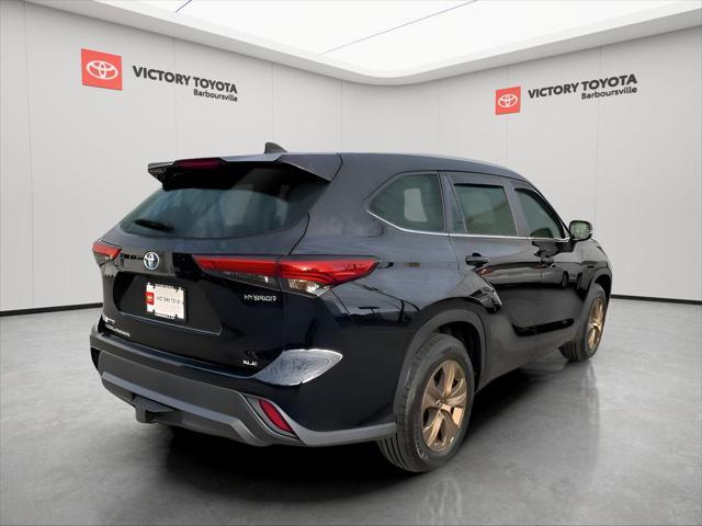 used 2023 Toyota Highlander Hybrid car, priced at $39,588