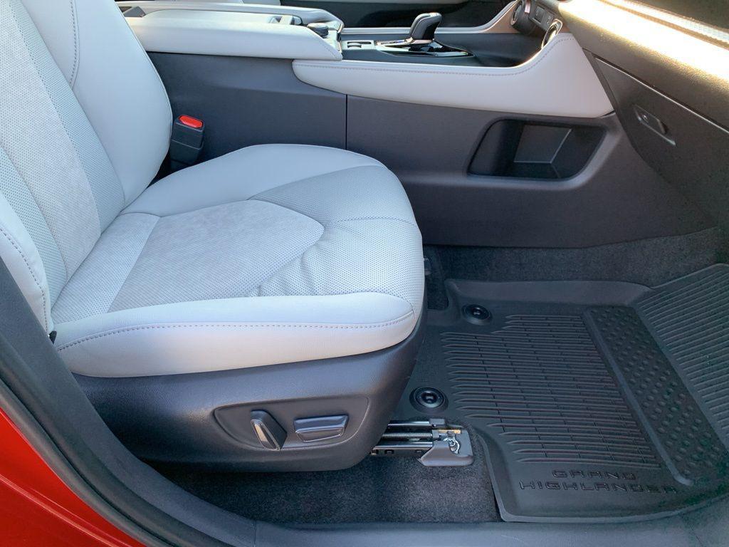 new 2025 Toyota Grand Highlander Hybrid car, priced at $62,553