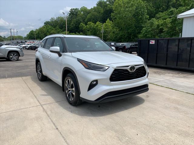 used 2023 Toyota Highlander car, priced at $36,988