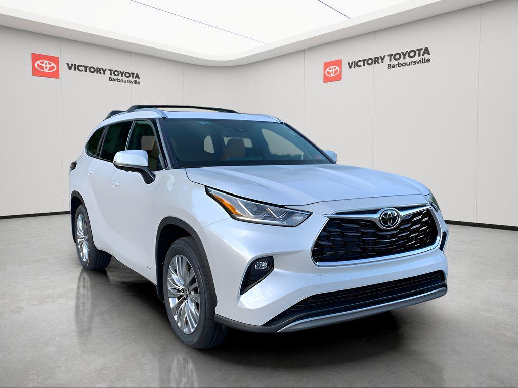new 2025 Toyota Highlander Hybrid car, priced at $58,028