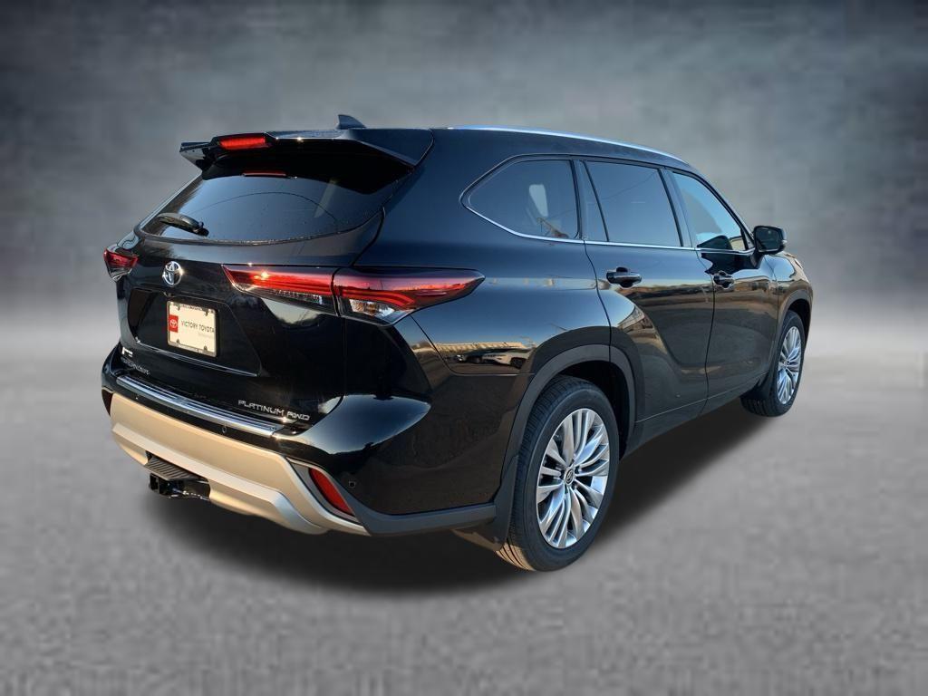 new 2025 Toyota Highlander car, priced at $54,672