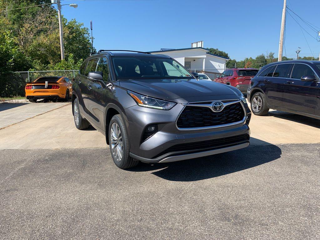 new 2025 Toyota Highlander car, priced at $54,948